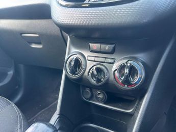 PEUGEOT 208 1.2 PureTech Allure Premium Hatchback 5dr Petrol Manual Euro 6 (