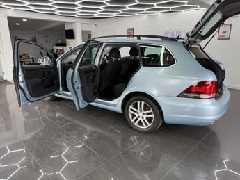 VOLKSWAGEN GOLF 1.6 SE TDI DSG 5d 103 BHP