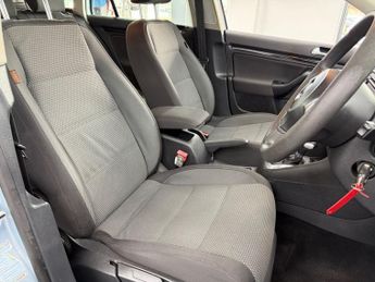VOLKSWAGEN GOLF 1.6 SE TDI DSG 5d 103 BHP