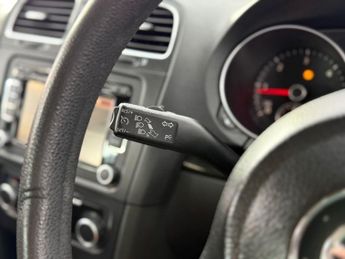 VOLKSWAGEN GOLF 1.6 SE TDI DSG 5d 103 BHP