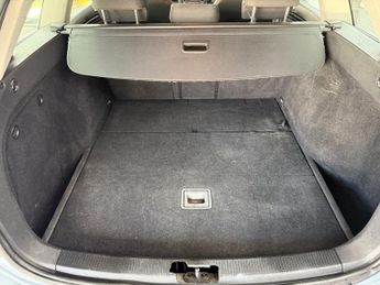 VOLKSWAGEN GOLF 1.6 SE TDI DSG 5d 103 BHP