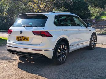 VOLKSWAGEN TIGUAN 2.0 Tiguan SEL TSi 4Motion Semi-Auto 4WD 5dr