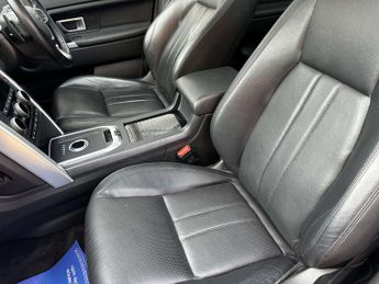Land Rover DISCOVERY SPORT 2.0 Discovery Sport Black HSE TD4 Auto 4WD 5dr