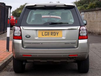 Land Rover FREELANDER 2 2.2 SD4 HSE SUV 5dr Diesel CommandShift 4WD Euro 5 (190 ps)