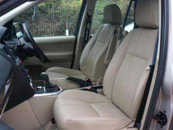 Land Rover FREELANDER 2 2.2 SD4 HSE SUV 5dr Diesel CommandShift 4WD Euro 5 (190 ps)