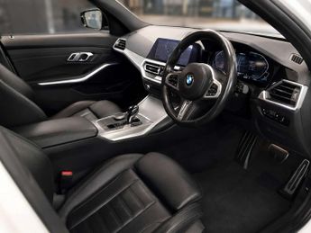 BMW 3 Series 2.0 330e xDrive M Sport Auto 4WD 5dr