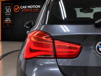 BMW 1 SERIES 1.5 118i SE Auto 5dr