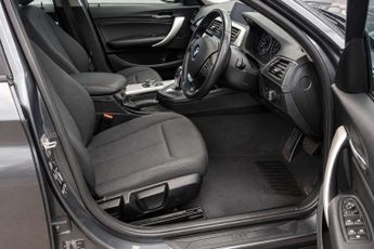 BMW 1 SERIES 1.5 118i SE Auto 5dr