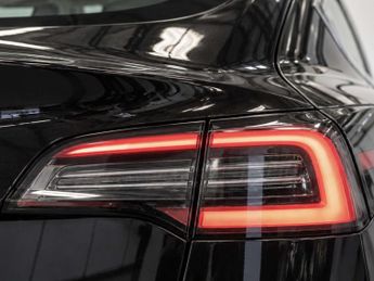 Tesla Model 3 Model 3 Long Range AWD 4WD 4dr