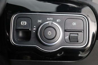 Mercedes-Benz A Class 1.3 A250e 15.6kWh AMG Line (Executive) Saloon 4dr Petrol Plug-in