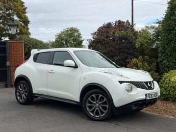 Nissan Juke 1.6 Tekna SUV 5dr Petrol CVT Euro 5 (117 ps)