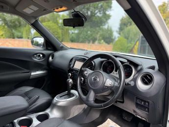 Nissan Juke 1.6 Tekna SUV 5dr Petrol CVT Euro 5 (117 ps)