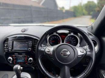 Nissan Juke 1.6 Tekna SUV 5dr Petrol CVT Euro 5 (117 ps)