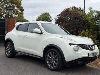 Nissan Juke 1.6 Tekna SUV 5dr Petrol CVT Euro 5 (117 ps)