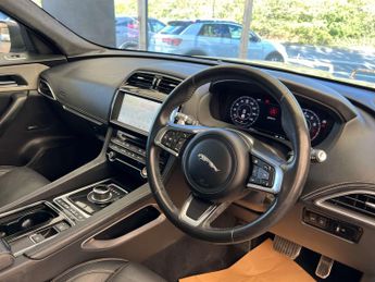 JAGUAR F-PACE 2.0 F-PACE Chequered Flag AWD Auto 4WD 5dr