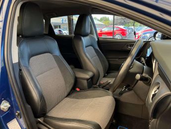 TOYOTA AURIS 1.8 Auris Excel VVT-i Hybrid CVT 5dr