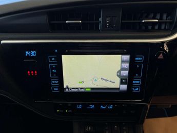 TOYOTA AURIS 1.8 Auris Excel VVT-i Hybrid CVT 5dr