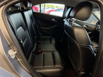 MERCEDES-BENZ A-CLASS 1.5 A 180 D Sport Executive Auto 5dr