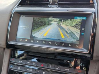 JAGUAR F-PACE 2.0 F-PACE Portfolio AWD D Auto 4WD 5dr