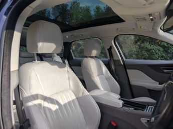 JAGUAR F-PACE 2.0 F-PACE Portfolio AWD D Auto 4WD 5dr