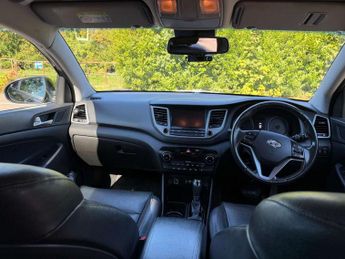 Hyundai TUCSON 1.7 CRDi Blue Drive Premium SUV 5dr Diesel DCT Euro 6 (s/s) (141