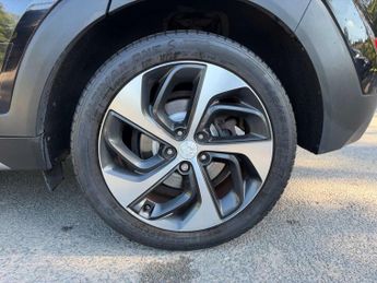 Hyundai TUCSON 1.7 CRDi Blue Drive Premium SUV 5dr Diesel DCT Euro 6 (s/s) (141