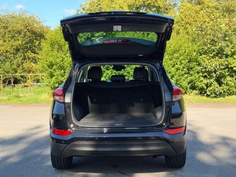 Hyundai TUCSON 1.7 CRDi Blue Drive Premium SUV 5dr Diesel DCT Euro 6 (s/s) (141