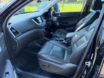 Hyundai TUCSON 1.7 CRDi Blue Drive Premium SUV 5dr Diesel DCT Euro 6 (s/s) (141