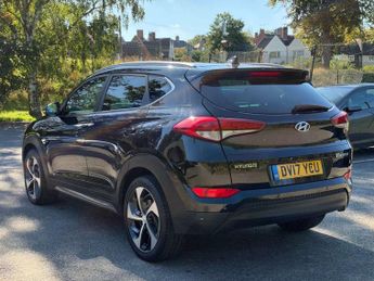 Hyundai TUCSON 1.7 CRDi Blue Drive Premium SUV 5dr Diesel DCT Euro 6 (s/s) (141