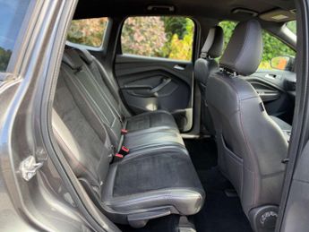 Ford Kuga 1.5 TDCi ST-Line SUV 5dr Diesel Powershift Euro 6 (s/s) (120 ps)
