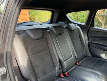 Ford Kuga 1.5 TDCi ST-Line SUV 5dr Diesel Powershift Euro 6 (s/s) (120 ps)