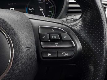 MG 5 MG5 Excite EV 5dr