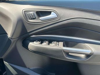 Ford KUGA 2.0 Kuga Vignale TDCi 4x4 Auto 4WD 5dr