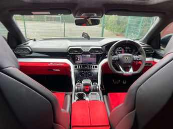 LAMBORGHINI URUS 4.0 Urus V8 Auto 4WD 5dr