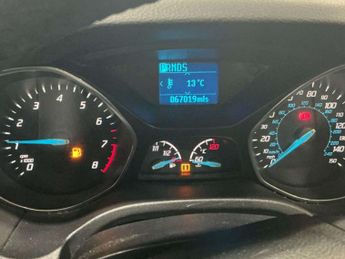 FORD FOCUS 1.6 Zetec Hatchback 5dr Petrol Powershift Euro 5 (125 ps)