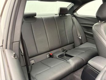 BMW 2 Series 2.0 220i M Sport Auto 2dr