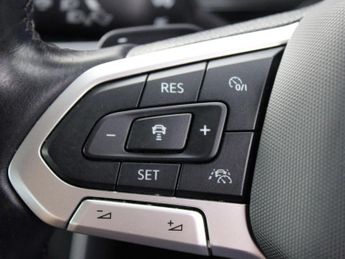 VOLKSWAGEN POLO 1.0 TSi Life Auto 5dr