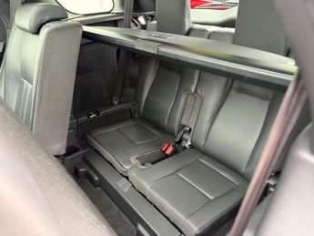 Land Rover DISCOVERY SPORT 2.0 Discovery Sport Black HSE TD4 Auto 4WD 5dr