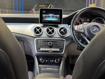 MERCEDES-BENZ CLA 2.1 CLA 200 D AMG Line Auto 4dr