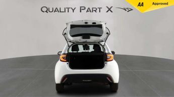 Toyota Yaris 1.5 VVT-h Design Hatchback 5dr Petrol Hybrid E-CVT Euro 6 (s/s) 