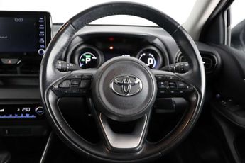 Toyota Yaris 1.5 VVT-h Design Hatchback 5dr Petrol Hybrid E-CVT Euro 6 (s/s) 