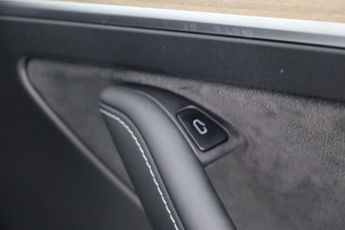 Tesla Model Y (Dual Motor) Long Range SUV 5dr Electric Auto 4WDE (384 bhp)