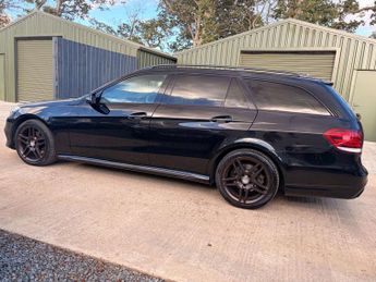 MERCEDES-BENZ E-CLASS 2.1 E220 AMG Night Edition Premium Bluetec Auto 5dr