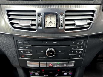 MERCEDES-BENZ E-CLASS 2.1 E220 AMG Night Edition Bluetec Auto 4dr