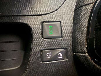 Renault Clio 0.9 TCe Dynamique MediaNav Hatchback 5dr Petrol Manual Euro 5 (s