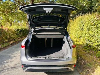 JAGUAR F-PACE 2.0 F-PACE R-Dynamic Black AWD Auto 4WD 5dr