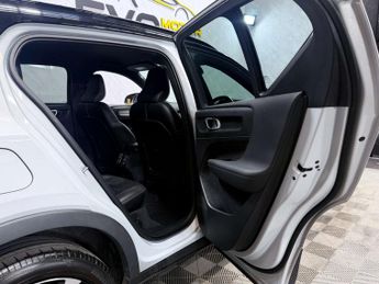 VOLVO XC40 1.5 XC40 R-Design Pro T3 Auto 5dr