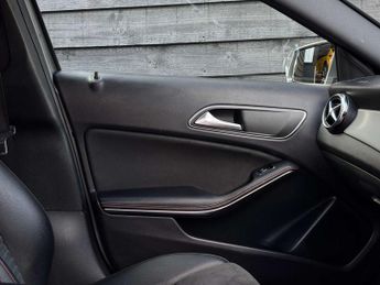 Mercedes-Benz GLA 2.1 GLA 220 AMG Line D 4Matic Auto 4WD 5dr