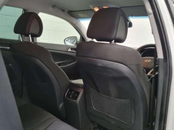 Hyundai TUCSON 2.0 CRDi SE Nav SUV 5dr Diesel Auto 4WD Euro 6 (185 ps)