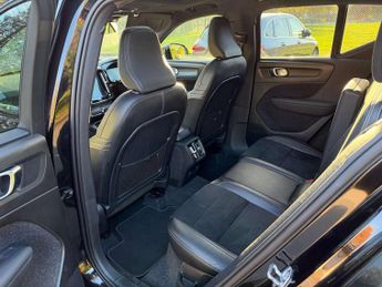 Volvo XC40 2.0 D3 R-Design SUV 5dr Diesel Auto Euro 6 (s/s) (150 ps)